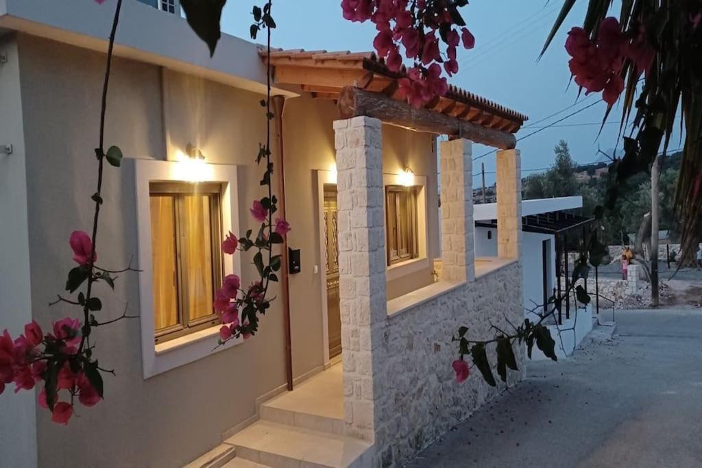 Casa Di Kapaka - New Villa In The Countryside Roupai Exterior photo